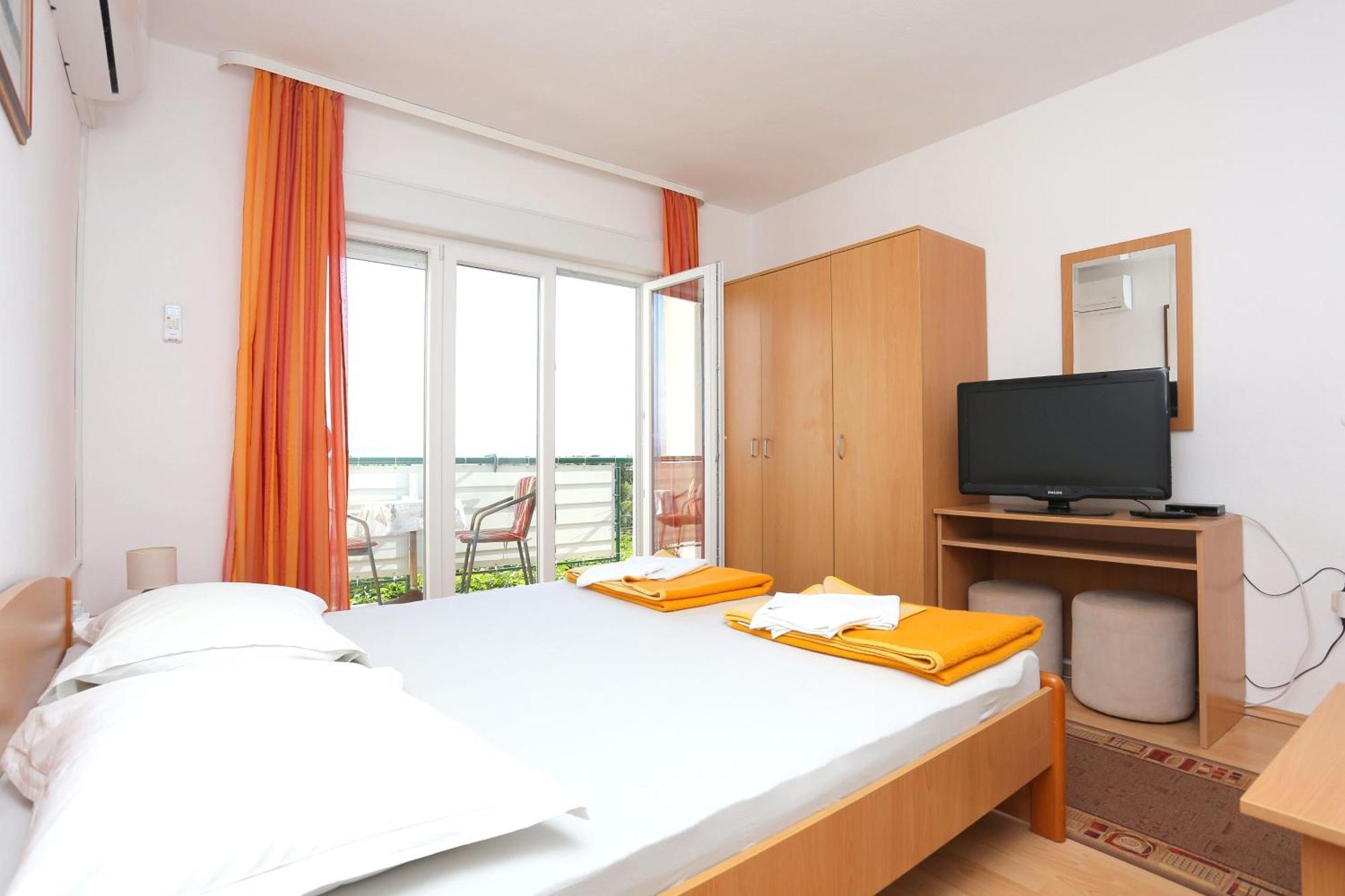 Apartments And Rooms With Parking Space Tucepi, Makarska - 5263 객실 사진