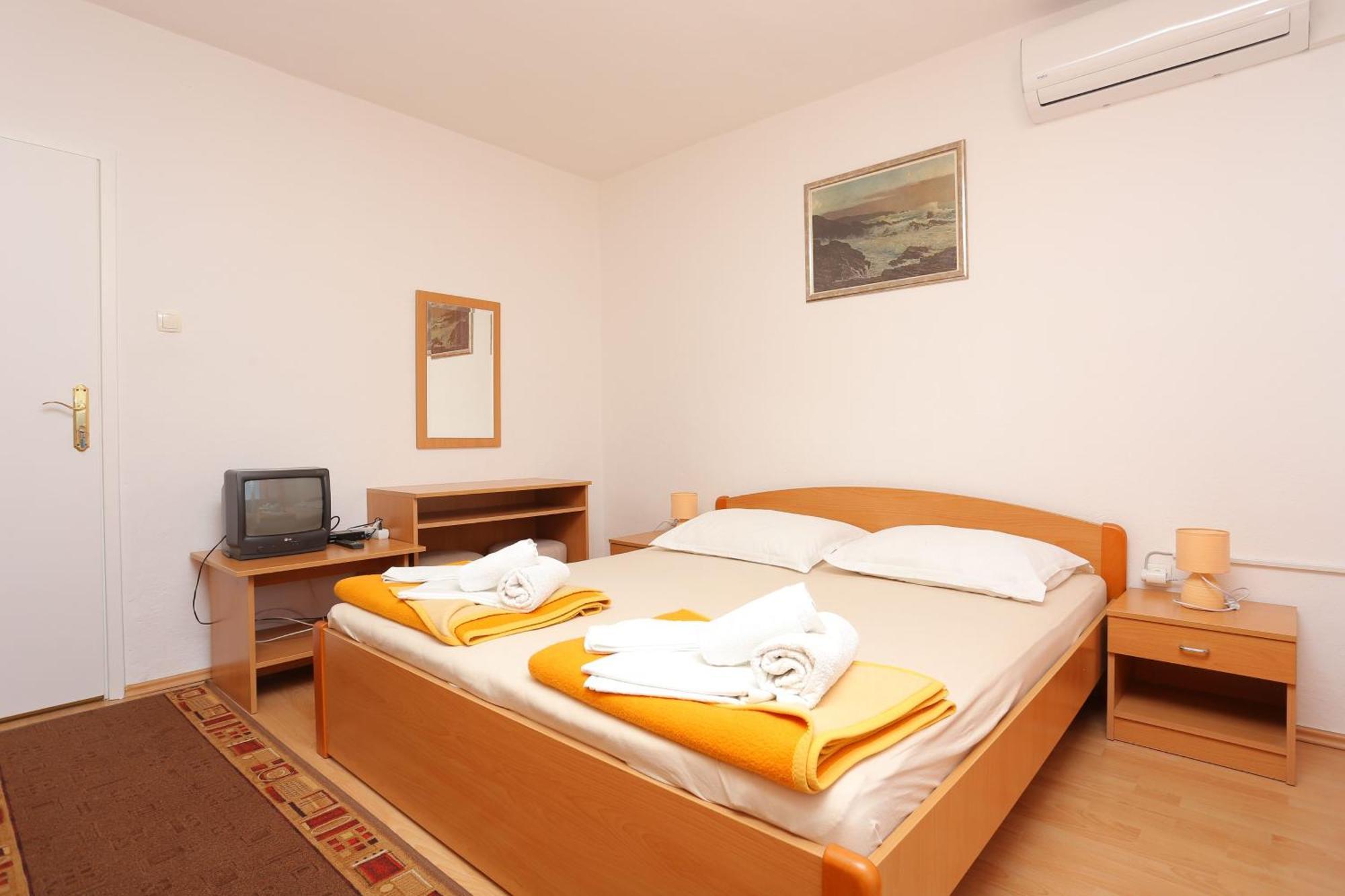 Apartments And Rooms With Parking Space Tucepi, Makarska - 5263 객실 사진